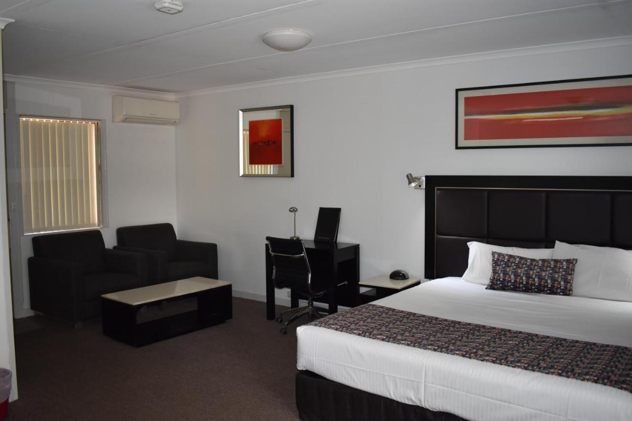 Roundhouse Motel Peterborough Extérieur photo