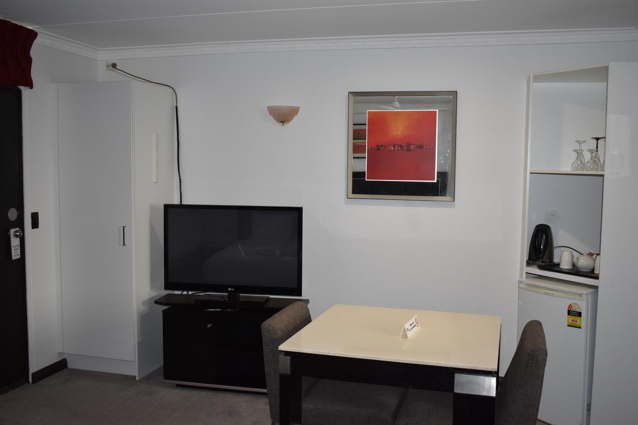 Roundhouse Motel Peterborough Extérieur photo