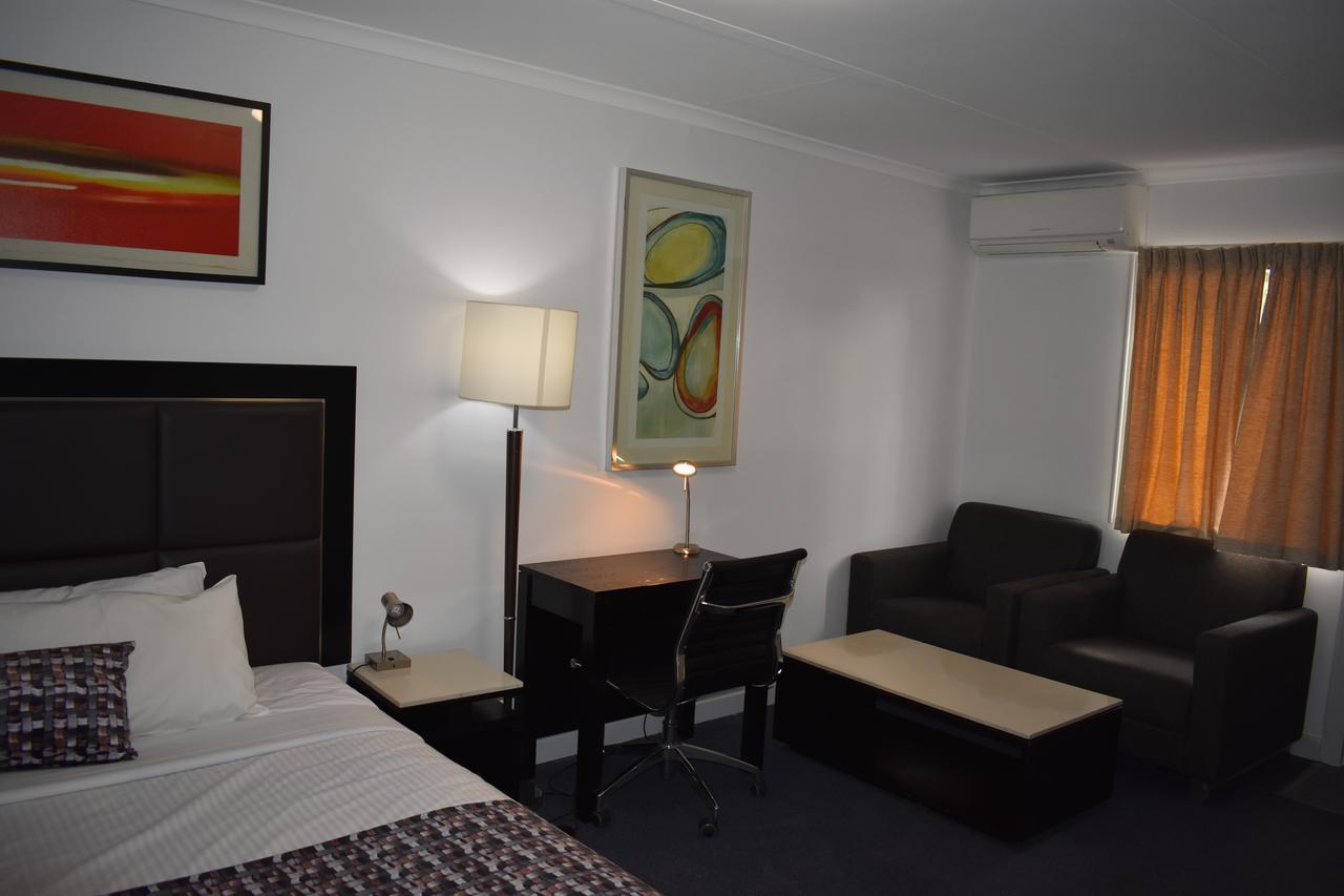 Roundhouse Motel Peterborough Extérieur photo