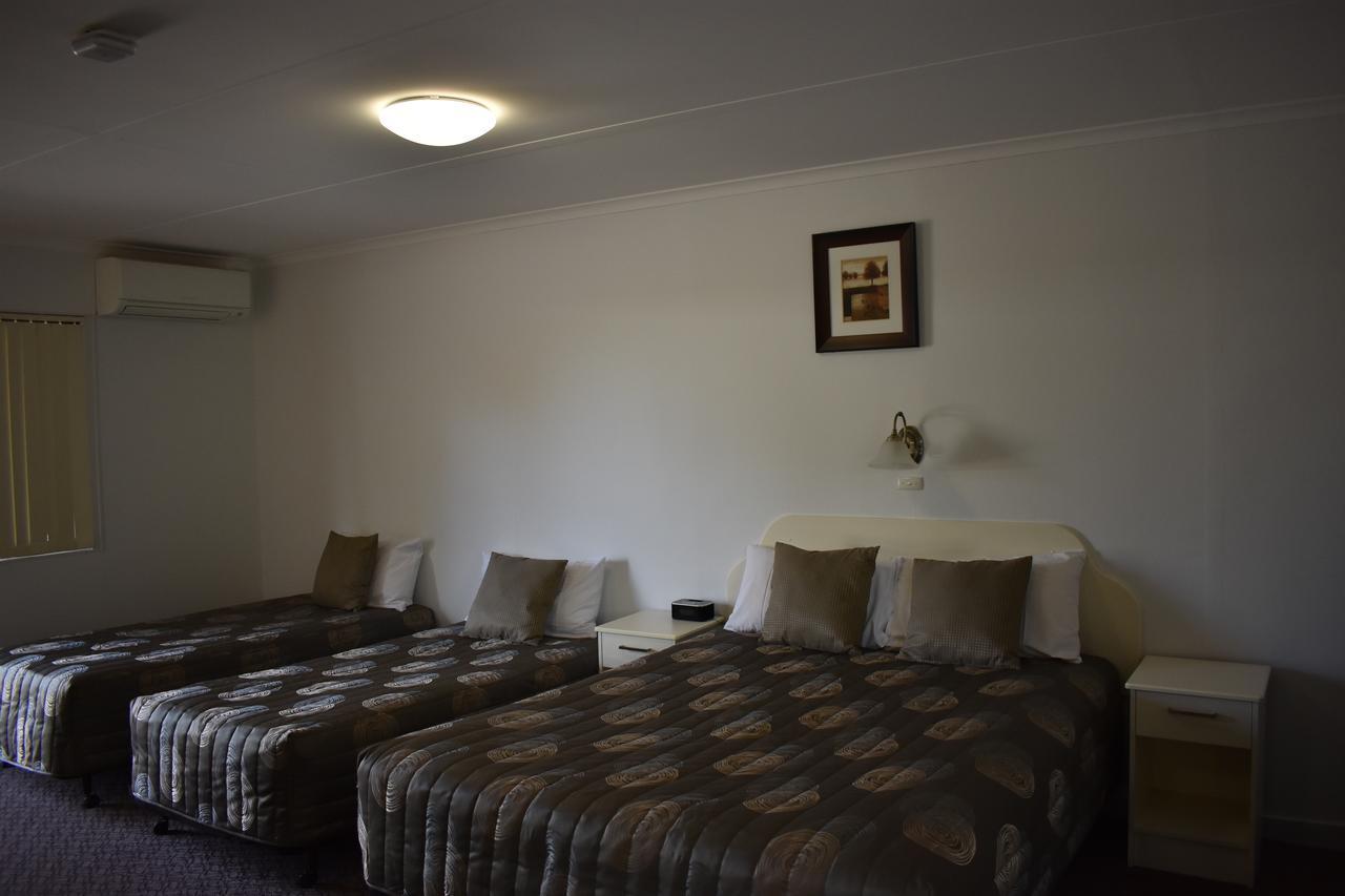 Roundhouse Motel Peterborough Extérieur photo